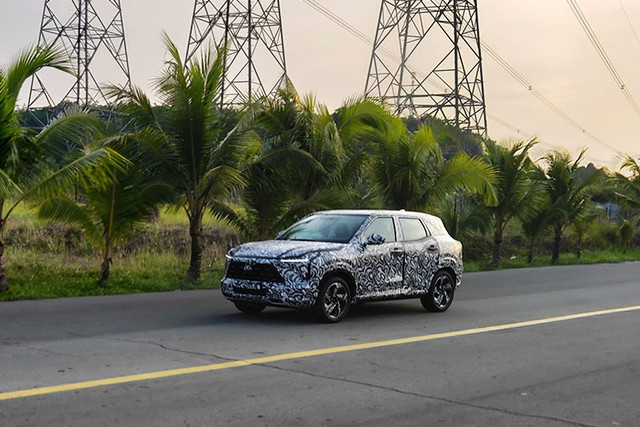 Mitsubishi XFC bản thương mại chạy thử ở Việt Nam - Hình 3 Mitsubishi XFC ban thuong mai chay thu o Viet Nam-Hinh-3