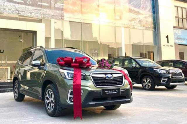 Thuan loi va bat tien khi mua oto dip dau xuan At Ty 2025