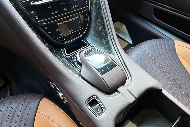 Aston Martin Vantage F1 Edition gia gan 19 ty dong cho dai gia Viet-Hinh-9