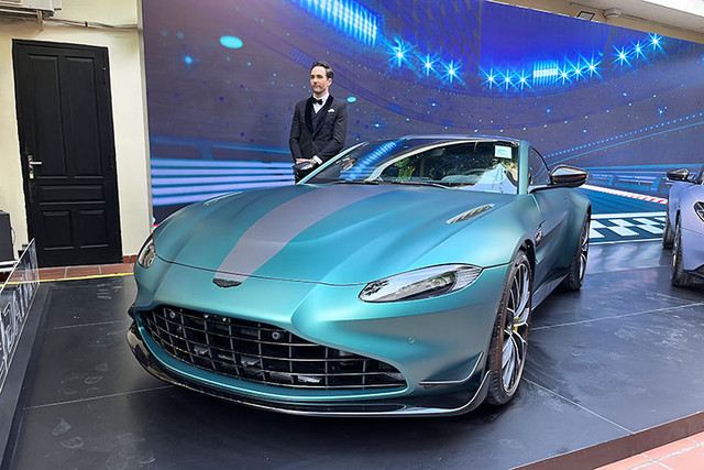 Aston Martin Vantage F1 Edition gia gan 19 ty dong cho dai gia Viet-Hinh-13