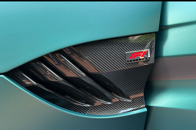 Aston Martin Vantage F1 Edition gia gan 19 ty dong cho dai gia Viet-Hinh-3