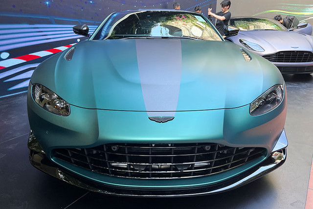 Aston Martin Vantage F1 Edition gia gan 19 ty dong cho dai gia Viet-Hinh-2