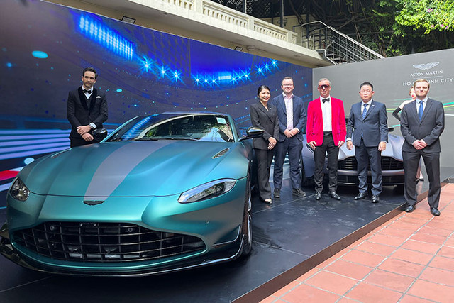 Aston Martin Vantage F1 Edition giá gần 19 tỷ đồng cho đại gia Việt Aston Martin Vantage F1 Edition gia gan 19 ty dong cho dai gia Viet