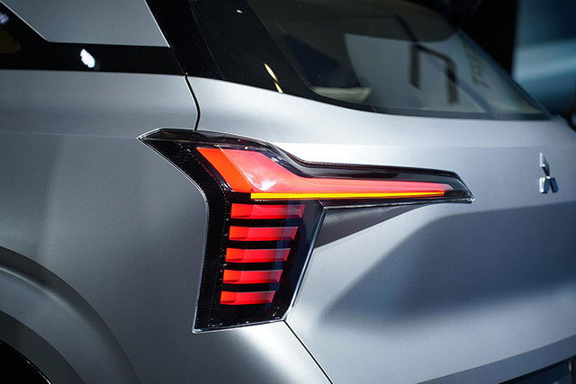Chi tiết bản ý tưởng SUV hạng B Mitsubishi XFC Concept - Hình 5 Chi tiet ban y tuong SUV hang B Mitsubishi XFC Concept-Hinh-5