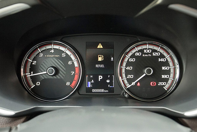 Cận cảnh Mitsubishi Xpander Cross mới từ 670 triệu - Hình 8 Can canh Mitsubishi Xpander Cross moi tu 670 trieu-Hinh-8