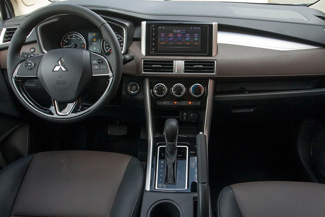 Cận cảnh Mitsubishi Xpander Cross mới từ 670 triệu - Hình 7 Can canh Mitsubishi Xpander Cross moi tu 670 trieu-Hinh-7