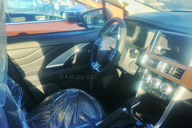 Cận cảnh Mitsubishi Xpander Cross mới từ 670 triệu - Hình 6 Can canh Mitsubishi Xpander Cross moi tu 670 trieu-Hinh-6