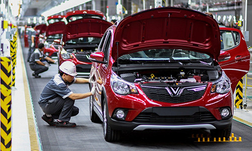 Bo Tai chinh bac bo de xuat giam 50% le phi truoc ba oto