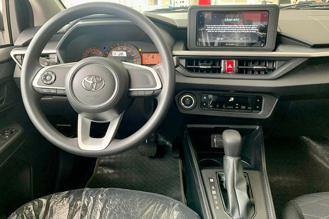 Toyota Wigo 2023 vừa ra mắt đã giảm tới 20 triệu đồng, "đấu" Kia Morning - Hình 2 Toyota Wigo 2023 vua ra mat da giam toi 20 trieu dong,