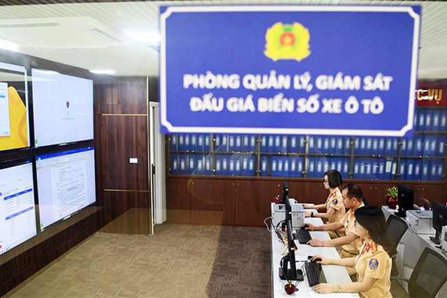 Trúng 2 biển số ô tô hơn 45 tỷ đồng, đại gia Thanh Hóa có 'bỏ chạy'? - Hình 8 Trung 2 bien so o to hon 45 ty dong, dai gia Thanh Hoa co 'bo chay'?-Hinh-8