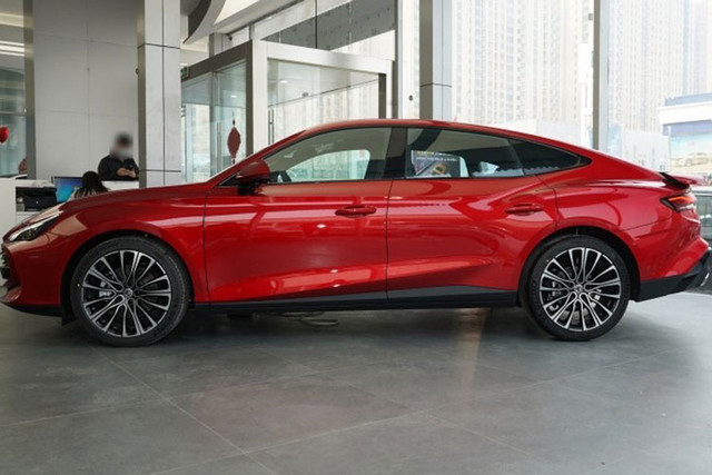 MG7 về Việt Nam chỉ từ 750 triệu, rẻ hơn nhiều "đối thủ" Toyota Camry - Hình 2 MG7 ve Viet Nam chi tu 750 trieu, re hon nhieu
