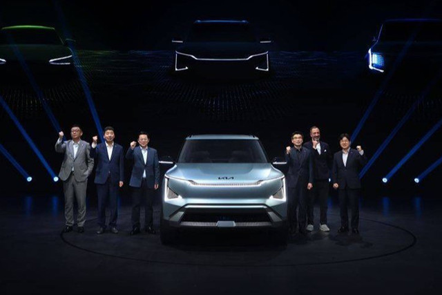Kia EV5 2023 bất ngờ trình làng, bề ngoài cực sang trọng Kia EV5 2023 bat ngo trinh lang, be ngoai cuc sang trong