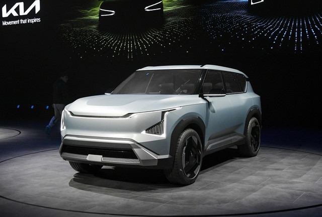 Kia EV5 2023 bất ngờ trình làng, bề ngoài cực sang trọng - Hình 11 Kia EV5 2023 bat ngo trinh lang, be ngoai cuc sang trong-Hinh-11
