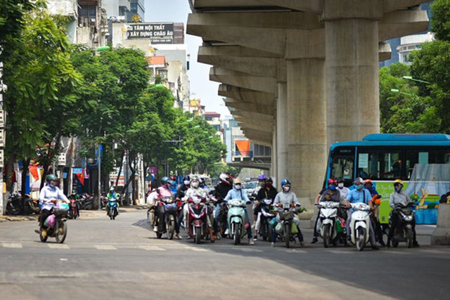 Dừng đèn đỏ sai vị trí có thể bị phạt tới 2 triệu đồng - Hình 2 Dung den do sai vi tri co the bi phat toi 2 trieu dong-Hinh-2