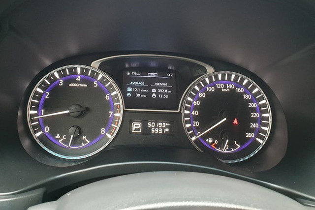 Infiniti QX60 dùng đã đời 3 năm bán hơn 2 tỷ - Hình 6 Infiniti QX60 dung da doi 3 nam ban hon 2 ty-Hinh-6