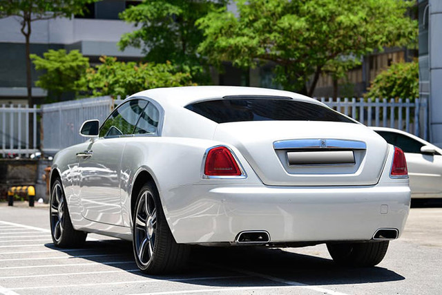 Đại gia Hà Nội bán Rolls-Royce Wraith giảm 8 tỷ dù mới chạy 6 năm - Hình 2 Dai gia Ha Noi ban Rolls-Royce Wraith giam 8 ty du moi chay 6 nam-Hinh-2