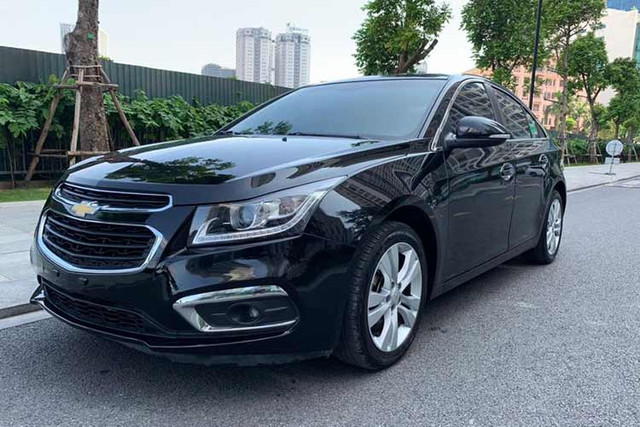 Có nên mua Chevrolet Cruze 2017 giá 300 triệu? Co nen mua Chevrolet Cruze 2017 gia 300 trieu?