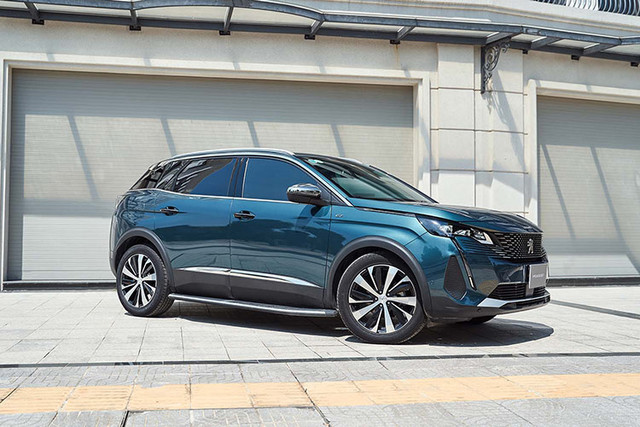 Người mua xe Peugeot được giảm giá tới 110 triệu đồng - Hình 2 Nguoi mua xe Peugeot duoc giam gia toi 110 trieu dong-Hinh-2