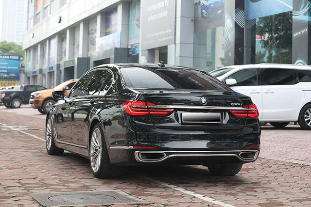 Chạy 4 năm, BMW 730Li tại Việt Nam giảm tới 2 tỷ đồng - Hình 4 Chay 4 nam, BMW 730Li tai Viet Nam giam toi 2 ty dong-Hinh-4