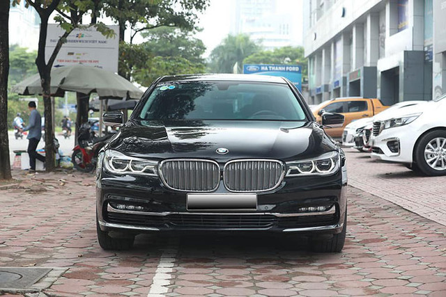 Chạy 4 năm, BMW 730Li tại Việt Nam giảm tới 2 tỷ đồng - Hình 9 Chay 4 nam, BMW 730Li tai Viet Nam giam toi 2 ty dong-Hinh-9