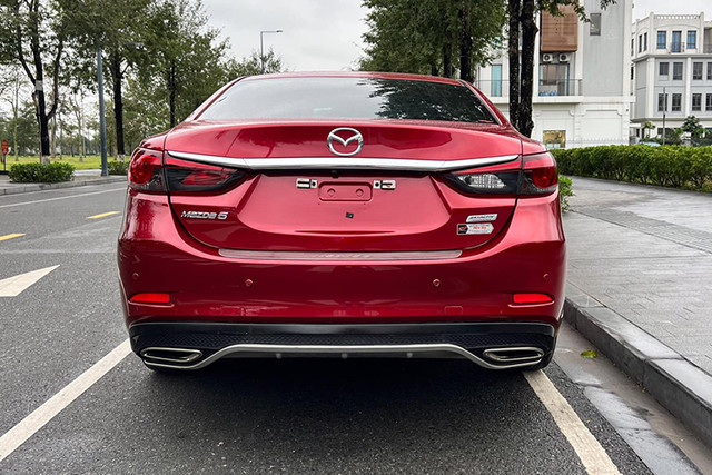 Trong tầm giá 400-600 triệu đồng có nên mua Mazda6 2018 cũ - Hình 11 Trong tam gia 400-600 trieu dong co nen mua Mazda6 2018 cu-Hinh-11