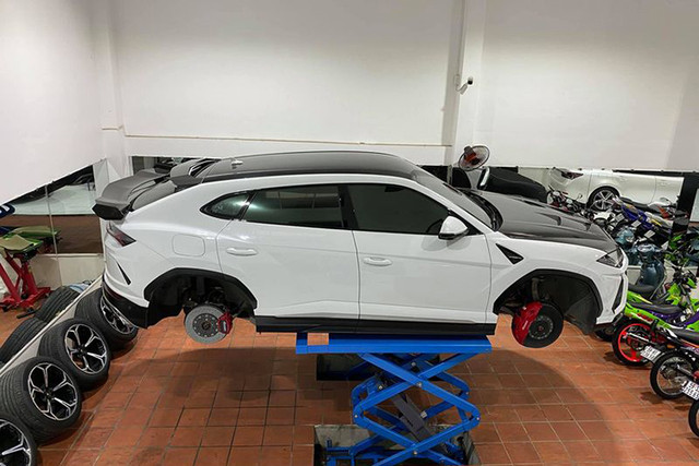 Đại gia Minh nhựa quyết định bán siêu SUV Lamborghini Urus giá hơn 20 tỷ Dai gia Minh nhua quyet dinh ban sieu SUV Lamborghini Urus gia hon 20 ty