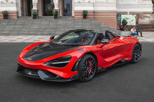 McLaren 765LT Spider có giá gần 30 tỷ 'đọ dáng' Hoa hậu Tiểu Vy - Hình 7 McLaren 765LT Spider co gia gan 30 ty 'do dang' Hoa hau Tieu Vy-Hinh-7