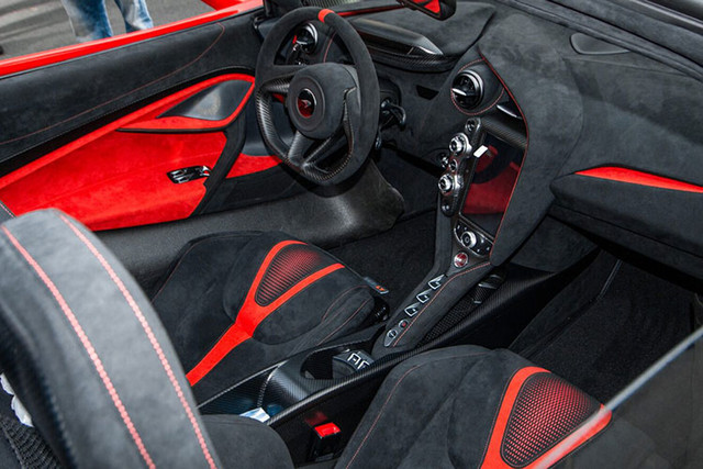 McLaren 765LT Spider có giá gần 30 tỷ 'đọ dáng' Hoa hậu Tiểu Vy - Hình 8 McLaren 765LT Spider co gia gan 30 ty 'do dang' Hoa hau Tieu Vy-Hinh-8