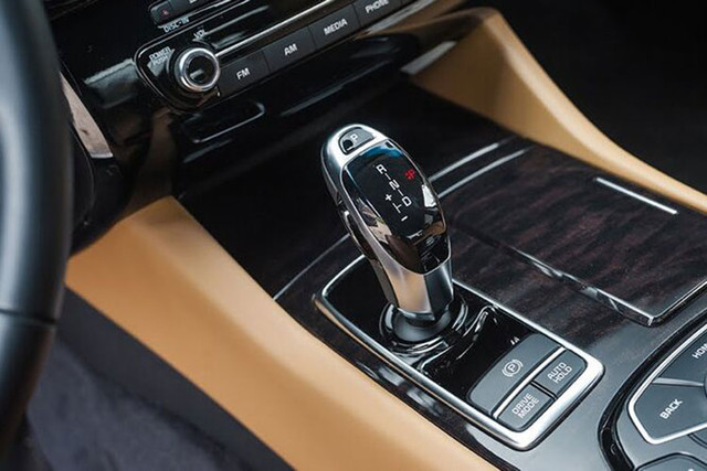 Kia Quoris được giảm 569 triệu đồng tại Việt Nam - Hình 8 Kia Quoris duoc giam 569 trieu dong tai Viet Nam-Hinh-8