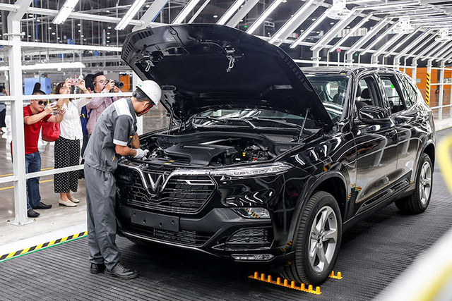 Từ 1/12, lệ phí trước bạ ôtô lắp ráp Việt Nam giảm bao nhiêu? Tu 1/12, le phi truoc ba oto lap rap Viet Nam giam bao nhieu?