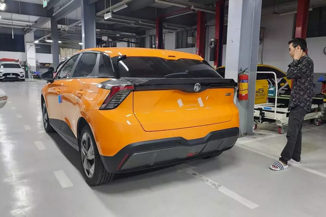 Mẫu ôtô điện MG4 EV 2024 đã có mặt tại các đại lý của MG ở Việt Nam - Hình 2 Mau oto dien MG4 EV 2024 da co mat tai cac dai ly cua MG o Viet Nam-Hinh-2