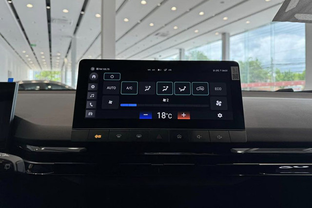 Mẫu ôtô điện MG4 EV 2024 đã có mặt tại các đại lý của MG ở Việt Nam - Hình 9 Mau oto dien MG4 EV 2024 da co mat tai cac dai ly cua MG o Viet Nam-Hinh-9