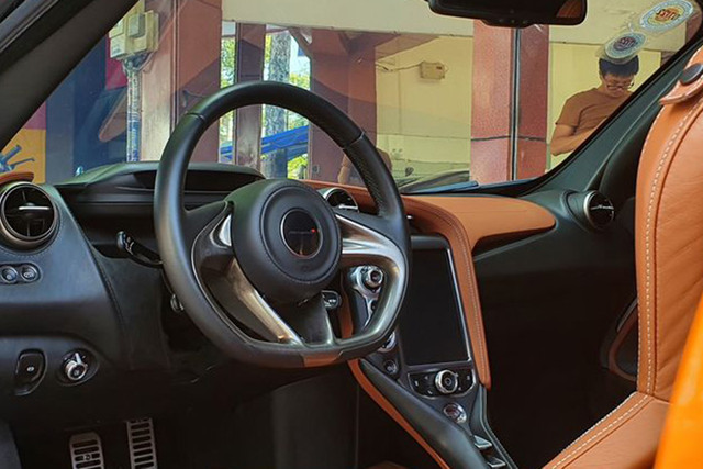 Cận cảnh McLaren 720S biển 36A-979.79 giá gần 1 tỷ của Huấn hoa hồng - Hình 7 Can canh McLaren 720S bien 36A-979.79 gia gan 1 ty cua Huan hoa hong-Hinh-7