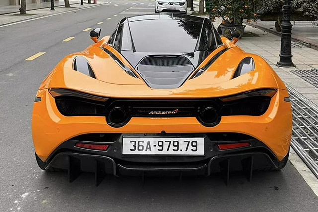 Cận cảnh McLaren 720S biển 36A-979.79 giá gần 1 tỷ của Huấn hoa hồng - Hình 4 Can canh McLaren 720S bien 36A-979.79 gia gan 1 ty cua Huan hoa hong-Hinh-4