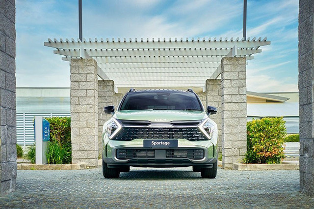 Kia khuyến cáo không nên đỗ Sportage trong nhà vì... sợ cháy nổ Kia khuyen cao khong nen do Sportage trong nha vi... so chay no