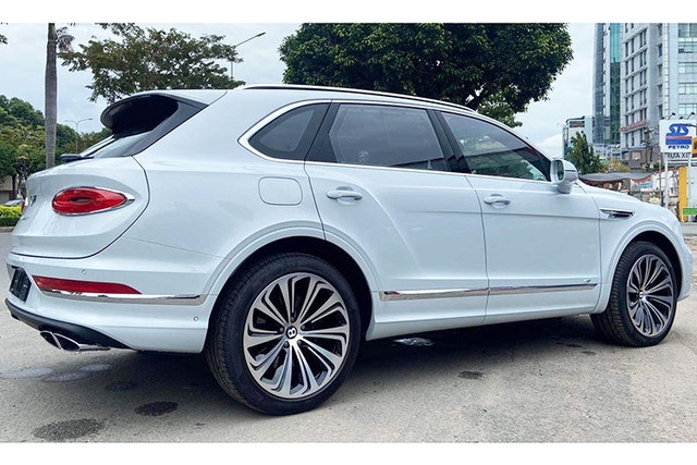 Đại gia Phan Thành tậu Bentley Bentayga 17 tỷ - Hình 2 Dai gia Phan Thanh tau Bentley Bentayga 17 ty-Hinh-2
