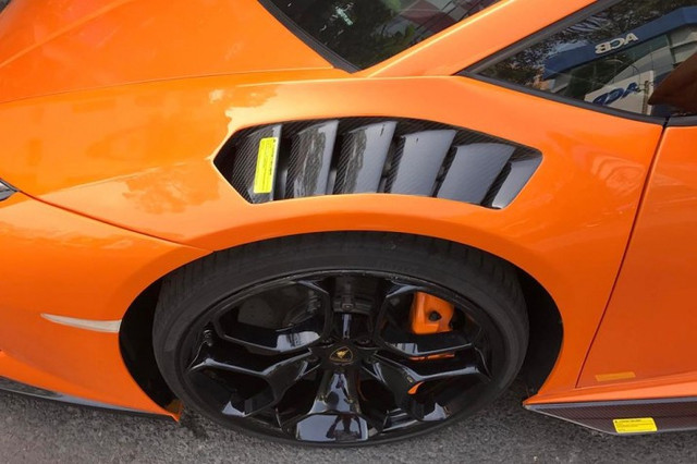 Đại gia bán Lamborghini Huracan gần 10 tỷ ở Bình Dương - Hình 4 Dai gia ban Lamborghini Huracan gan 10 ty o Binh Duong-Hinh-4