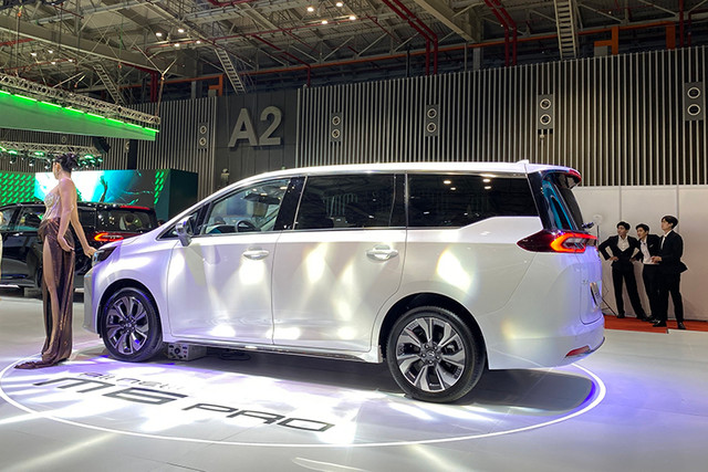 Đối thủ Toyota Innova Cross giá từ 699 triệu tại Việt Nam - Hình 3 Doi thu Toyota Innova Cross gia tu 699 trieu tai Viet Nam-Hinh-3