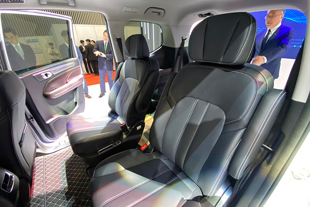 Đối thủ Toyota Innova Cross giá từ 699 triệu tại Việt Nam - Hình 8 Doi thu Toyota Innova Cross gia tu 699 trieu tai Viet Nam-Hinh-8