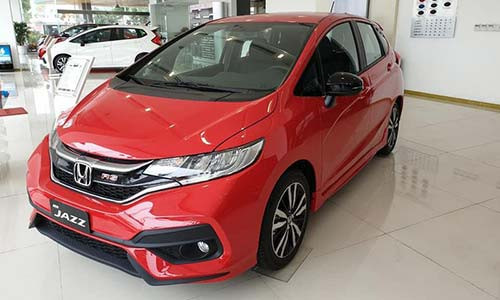 Liên tục giảm giá, năm Kỷ Hợi giá ô tô xe chạm đáy Lien tuc giam gia, nam Ky Hoi gia o to xe cham day