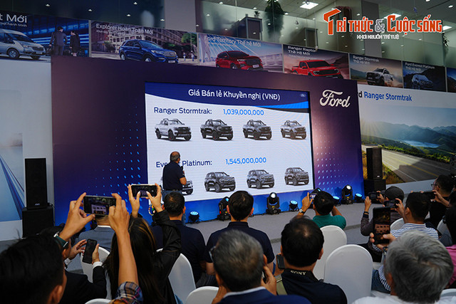 Platinum 2024 mới tại Việt Nam giá hơn 1,5 tỷ đồng - Hình 2 Platinum 2024 moi tai Viet Nam gia hon 1,5 ty dong-Hinh-2