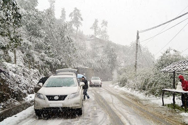 Mẹo nhỏ khi lái xe trên đường dính băng tuyết - Hình 2 Meo nho khi lai xe tren duong dinh bang tuyet-Hinh-2