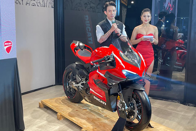 Đại gia Minh Nhựa chi 6 tỷ để mua Ducati Superleggera V4 Dai gia Minh Nhua chi 6 ty de mua Ducati Superleggera V4