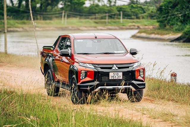 Loạt xe bán tải giảm cả trăm triệu tại Việt Nam - Hình 3 Loat xe ban tai giam ca tram trieu tai Viet Nam-Hinh-3