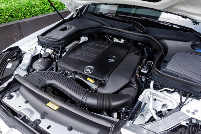 Cận cảnh Mercedes-Benz GLC 200 hơn 2 tỷ của Thuỷ Top vừa mua - Hình 6 Can canh Mercedes-Benz GLC 200 hon 2 ty cua Thuy Top vua mua-Hinh-6