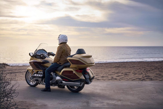 Siêu môtô Honda Gold Wing 50th Anniversary từ 634 triệu đồng - Hình 7 Sieu moto Honda Gold Wing 50th Anniversary tu 634 trieu dong-Hinh-7