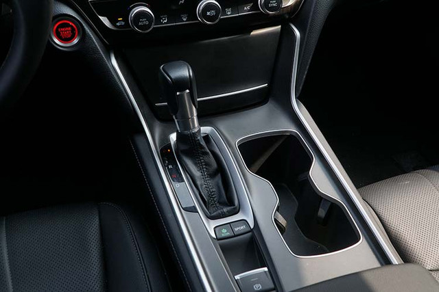 Cận cảnh Honda Accord 2019 hơn 1,3 tỷ đồng tại Việt Nam - Hình 13 Can canh Honda Accord 2019 hon 1,3 ty dong tai Viet Nam-Hinh-13