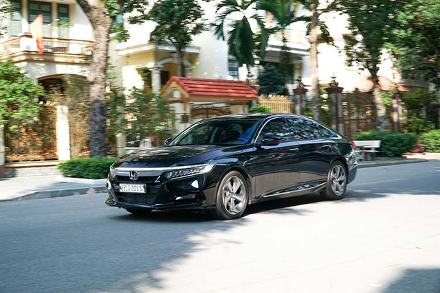 Cận cảnh Honda Accord 2019 hơn 1,3 tỷ đồng tại Việt Nam - Hình 14 Can canh Honda Accord 2019 hon 1,3 ty dong tai Viet Nam-Hinh-14
