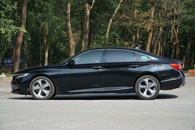 Cận cảnh Honda Accord 2019 hơn 1,3 tỷ đồng tại Việt Nam - Hình 2 Can canh Honda Accord 2019 hon 1,3 ty dong tai Viet Nam-Hinh-2