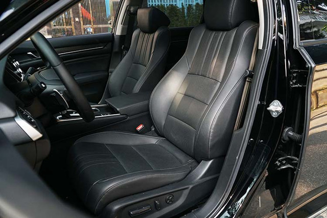 Cận cảnh Honda Accord 2019 hơn 1,3 tỷ đồng tại Việt Nam - Hình 11 Can canh Honda Accord 2019 hon 1,3 ty dong tai Viet Nam-Hinh-11